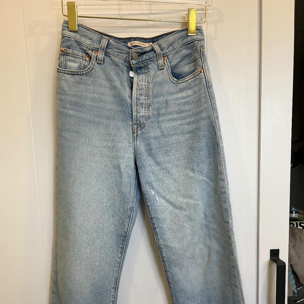 Levi’s Straight RibCage ankle jeans size 26
